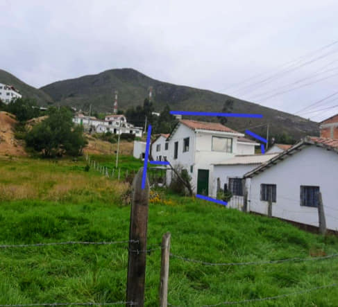 Hermoza, tranquila, amplia y cómoda casa de campo a 10 minutos del centro de la ciudad. La zona permite seguridad, modernidad y recreación. Contamos con amplias áreas verdes dedicados al desarrollo familiar